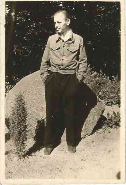 Images/grandad photos00100002.jpg